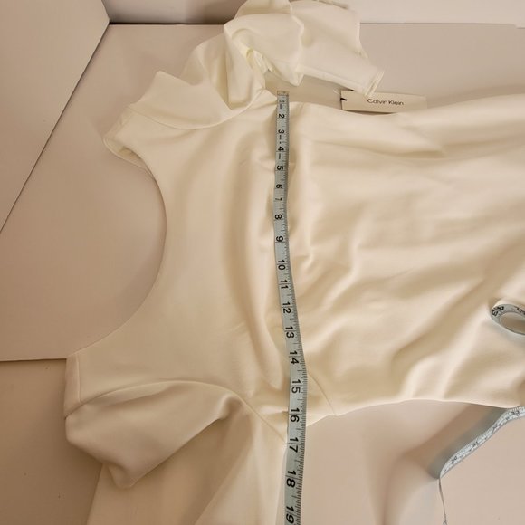 Calvin Klein Bell & Bubble Sleeve Fitted Sheath Dress Size 4 Wht Deep V-Back NWT - Picture 5 of 12
